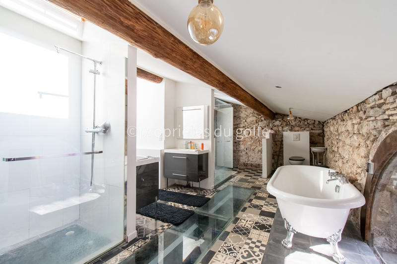 Appartement - 256 m² - 5 pièces