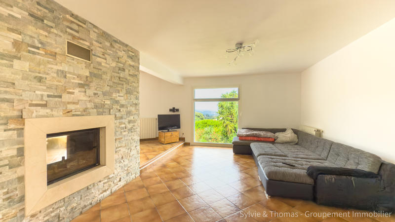 Maison - 370 m² - 14 pièces