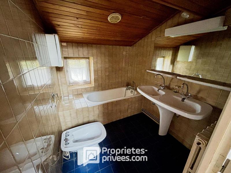 Maison - 271 m² - 8 pièces