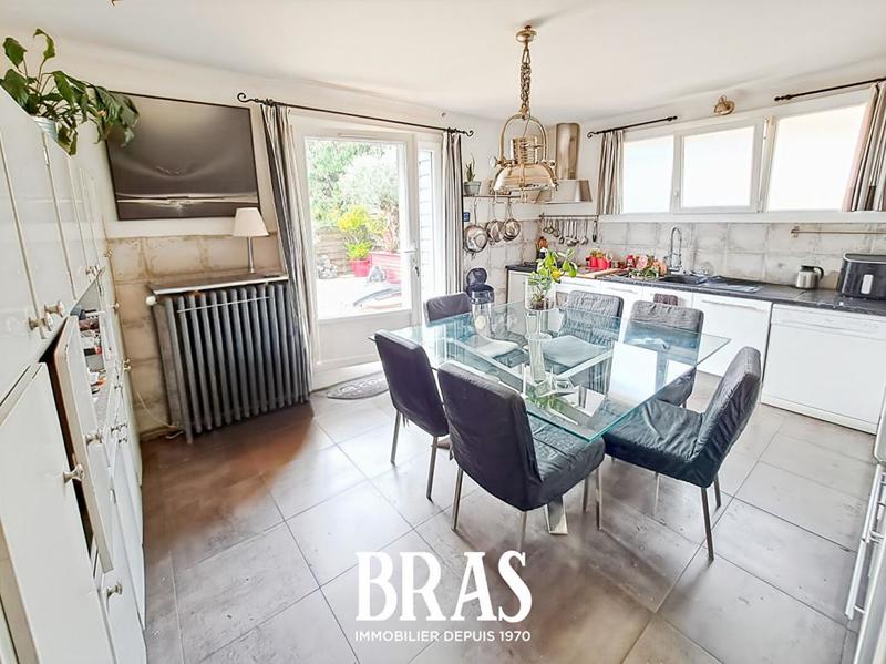 Appartement - 141 m² - 4 pièces