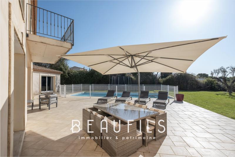 Villa - 231 m² - 8 pièces