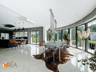 Villa - 325 m² - 7 pièces