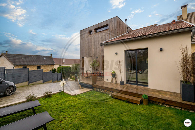 Maison - 100 m² - 5 pièces