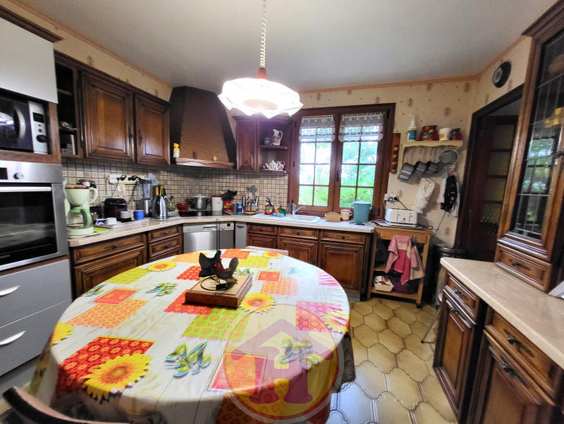 Maison - 181 m² - 6 pièces