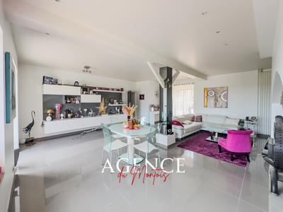 Maison - 232 m² - 7 pièces