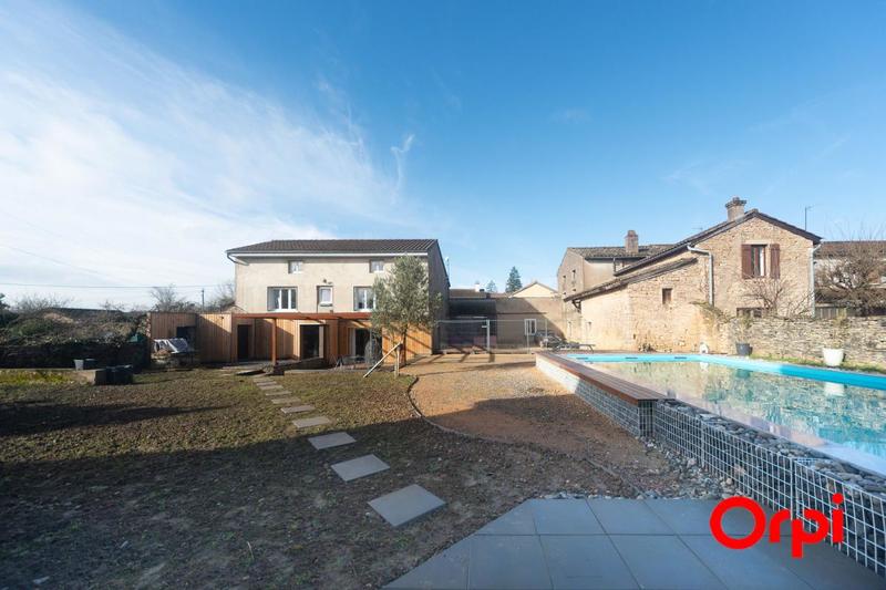 Maison - 215 m² - 6 pièces