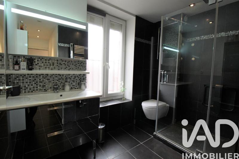 Maison - 180 m² - 6 pièces