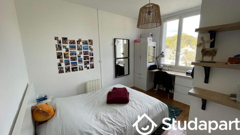 Chambre - 11 m² - 1 pièce