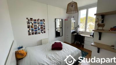 Chambre - 11 m² - 1 pièce