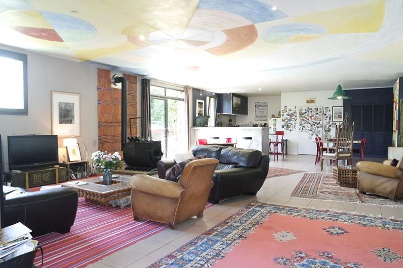 Maison - 401 m² - 6 pièces