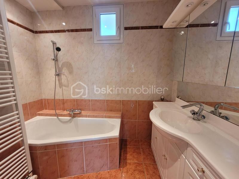 Villa - 230 m² - 6 pièces