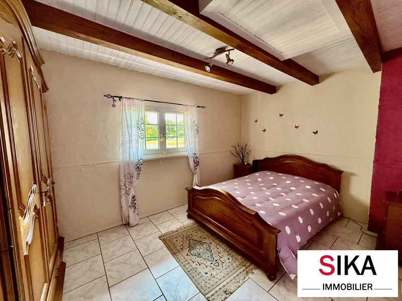 Maison - 220 m² - 8 pièces