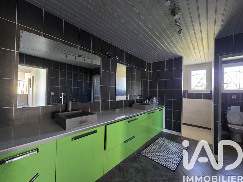 Maison - 654 m² - 18 pièces