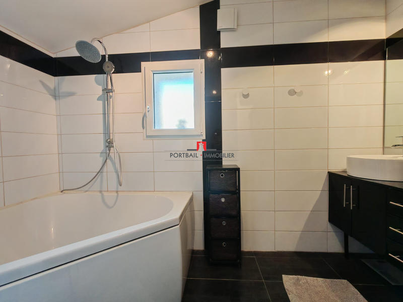 Maison ancienne - 240 m² - 7 pièces