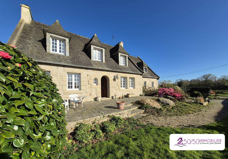 Maison traditionnelle - 142 m² - 7 pièces