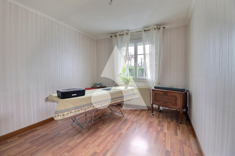 Maison - 94 m² - 5 pièces