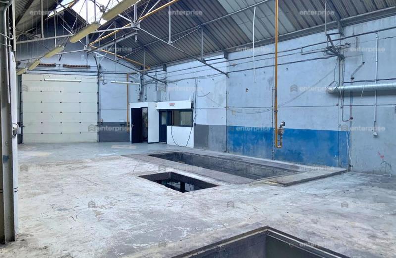 Local d'activité / Entrepôt - 700 m²
