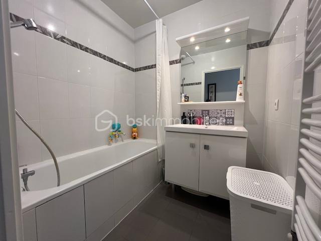 Pavillon - 150 m² - 6 pièces