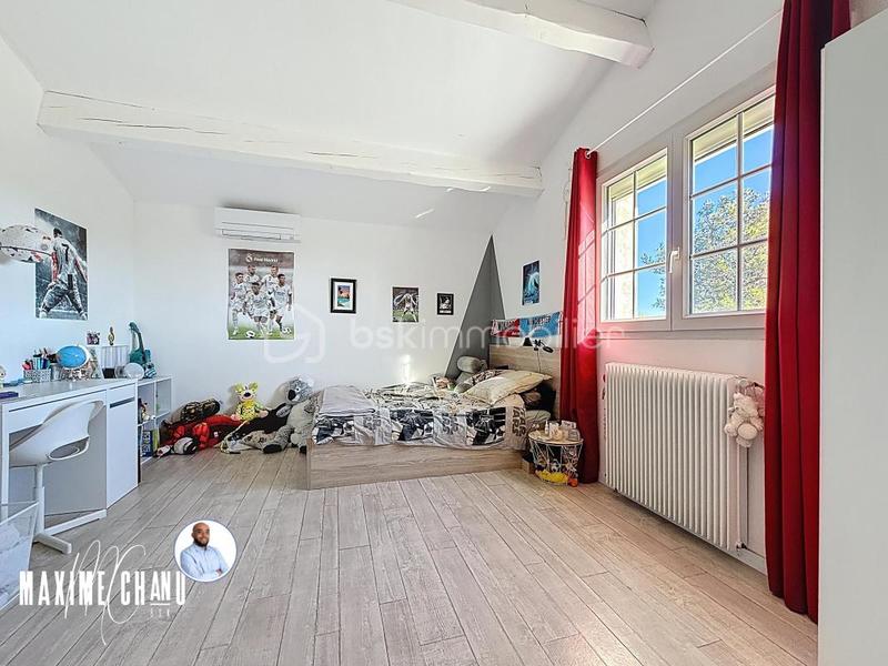 Propriété - 285 m² - 6 pièces