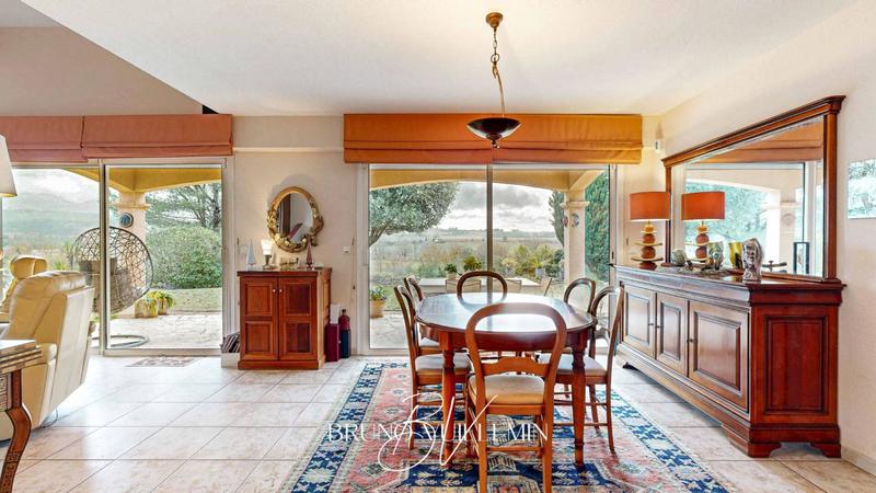 Villa - 186 m² - 6 pièces