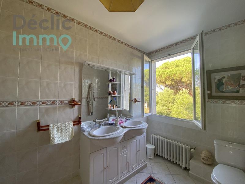 Maison - 249 m² - 7 pièces