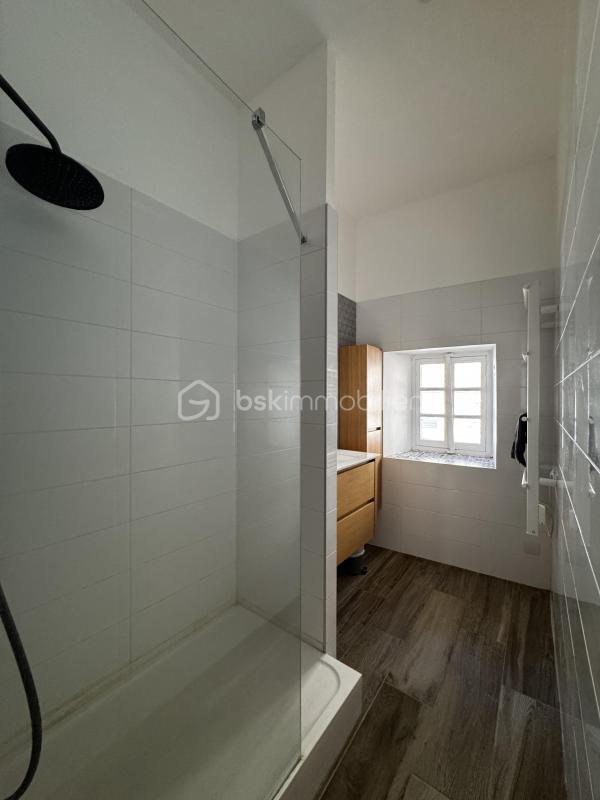 Maison en pierre - 208 m² - 7 pièces