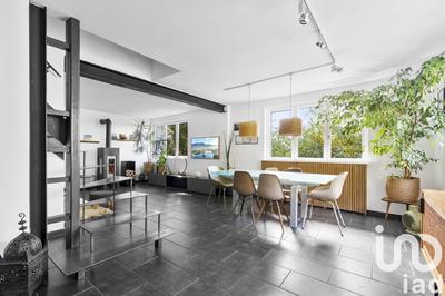 Maison - 230 m² - 7 pièces