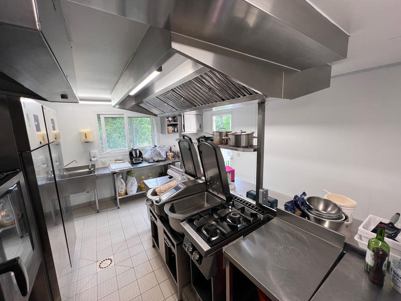 Maison - 418 m² - 20 pièces