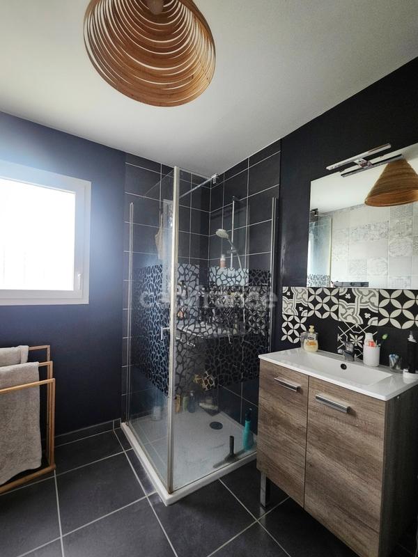 Maison - 96 m² - 5 pièces