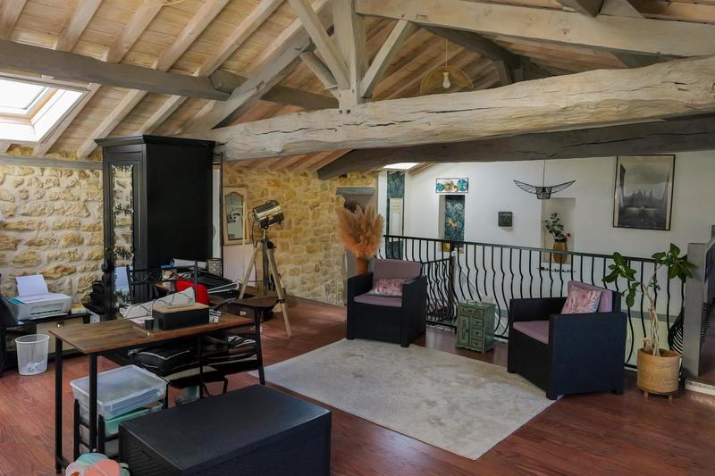 Maison - 302 m² - 10 pièces