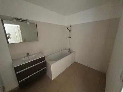 Appartement ancien - 71 m² - 3 pièces