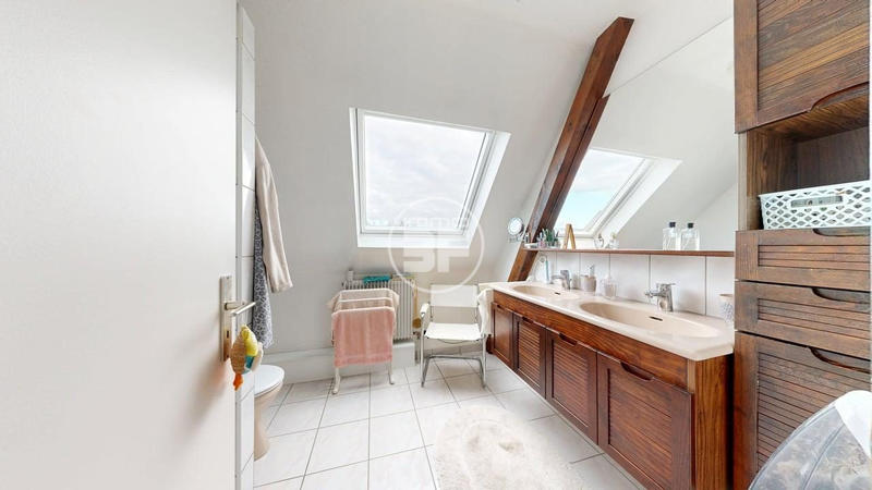 Maison - 101 m² - 5 pièces