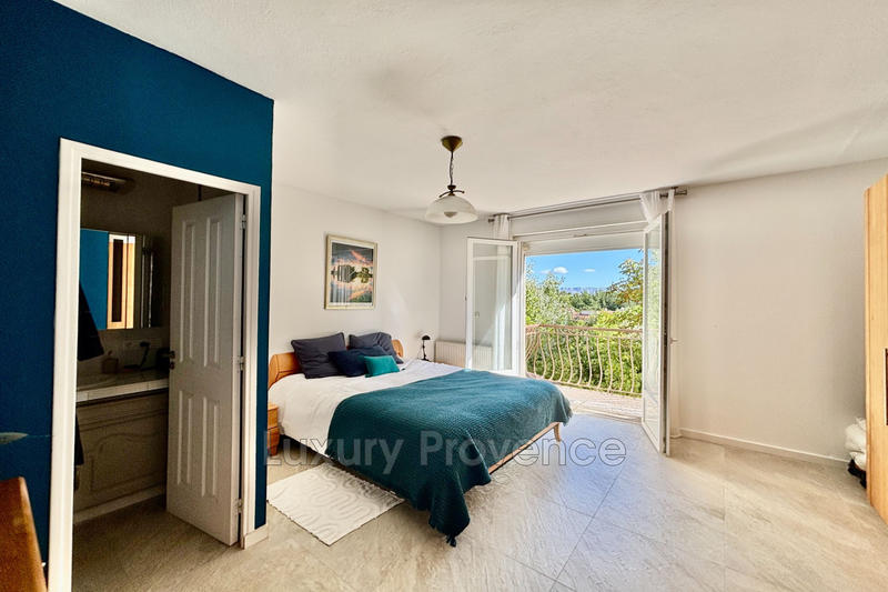 Maison - 200 m² - 6 pièces