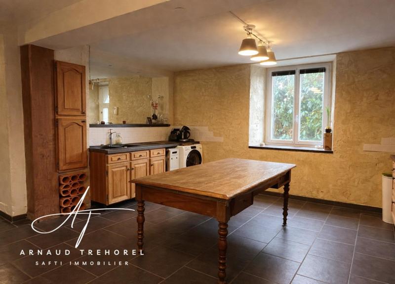 Maison - 180 m² - 8 pièces