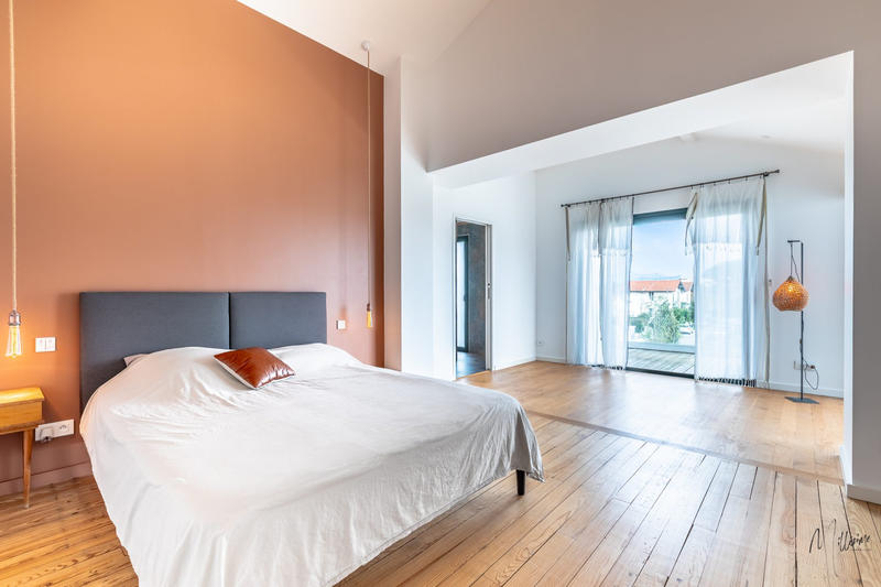 Maison - 311 m² - 8 pièces