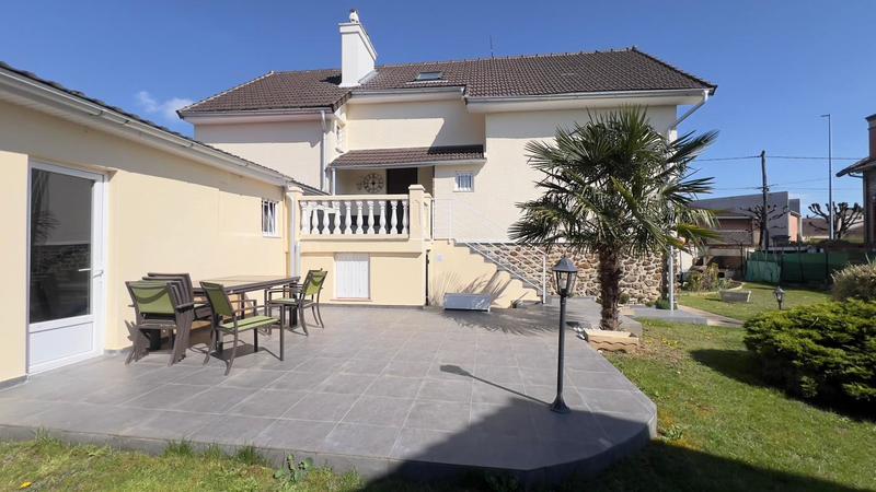 Maison - 130 m² - 6 pièces