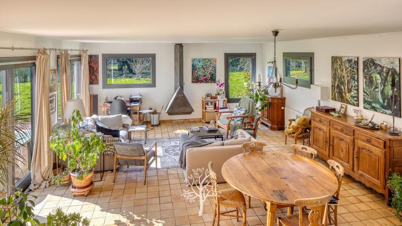 Maison - 140 m² - 6 pièces