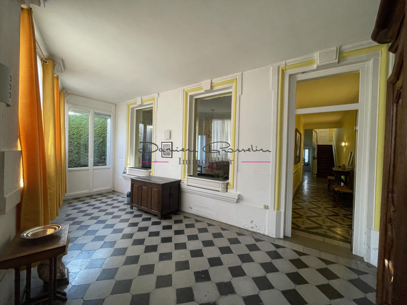 Propriété - 240 m² - 11 pièces