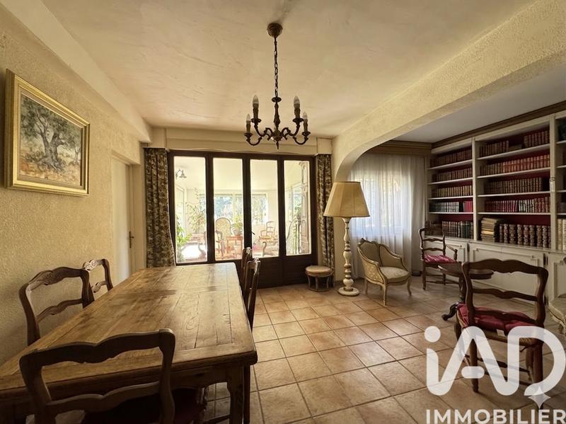 Maison - 269 m² - 13 pièces