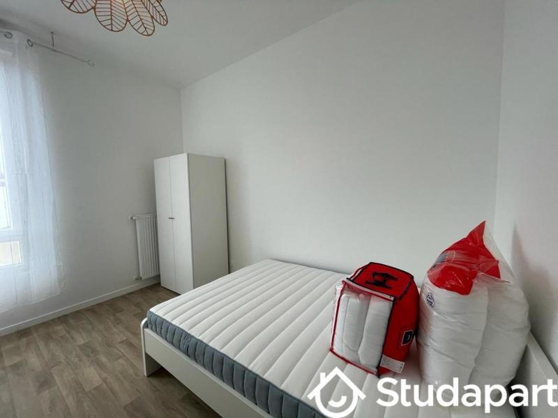 Chambre - 11 m² - 1 pièce