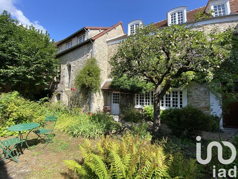 Maison - 246 m² - 9 pièces