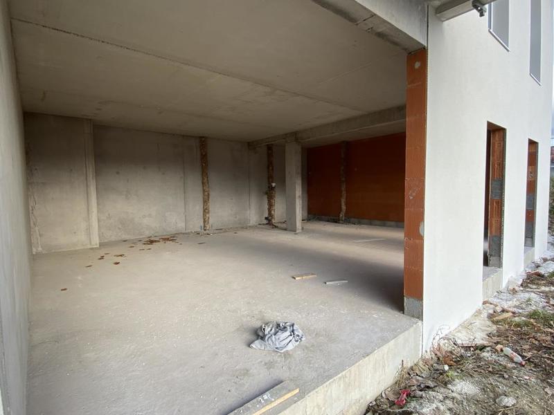 Local commercial - 198 m² - 1 pièce