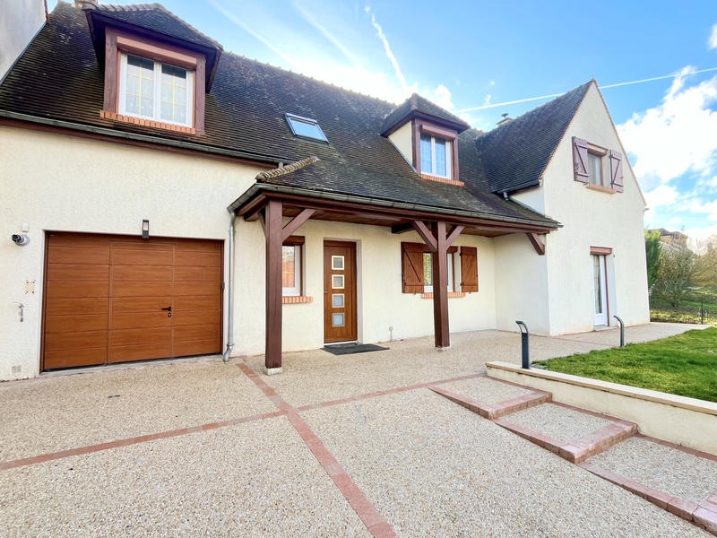 Maison - 160 m² - 8 pièces