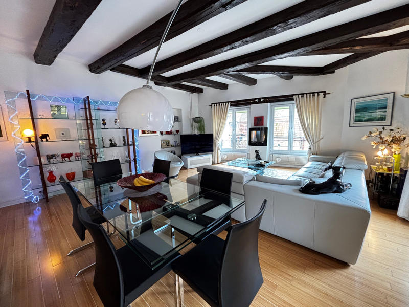 Appartement - 110 m² - 6 pièces