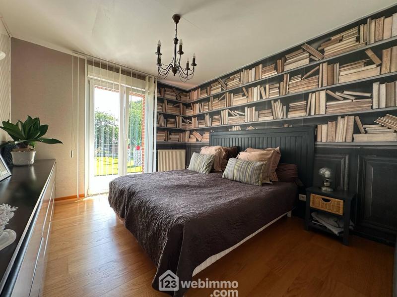 Maison - 204 m² - 9 pièces