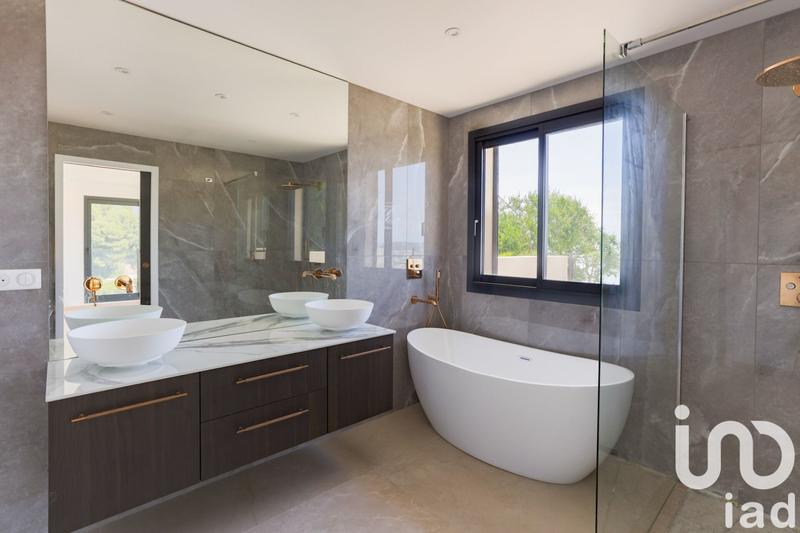 Maison - 259 m² - 5 pièces