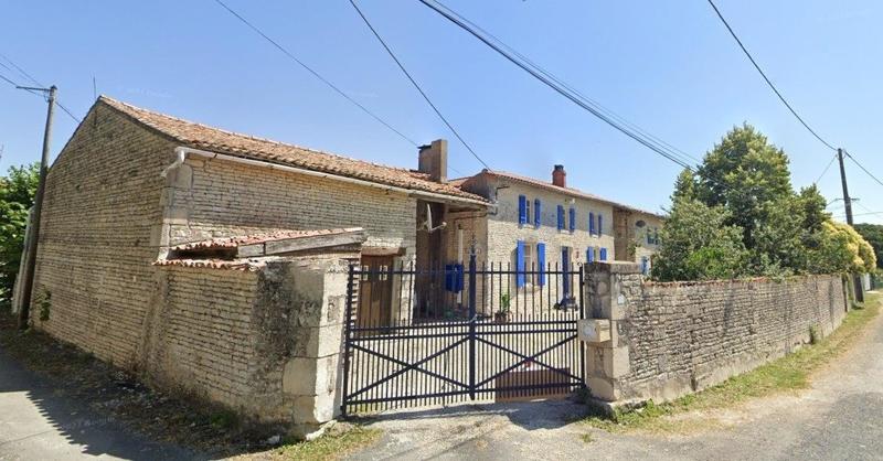 Maison - 228 m² - 10 pièces