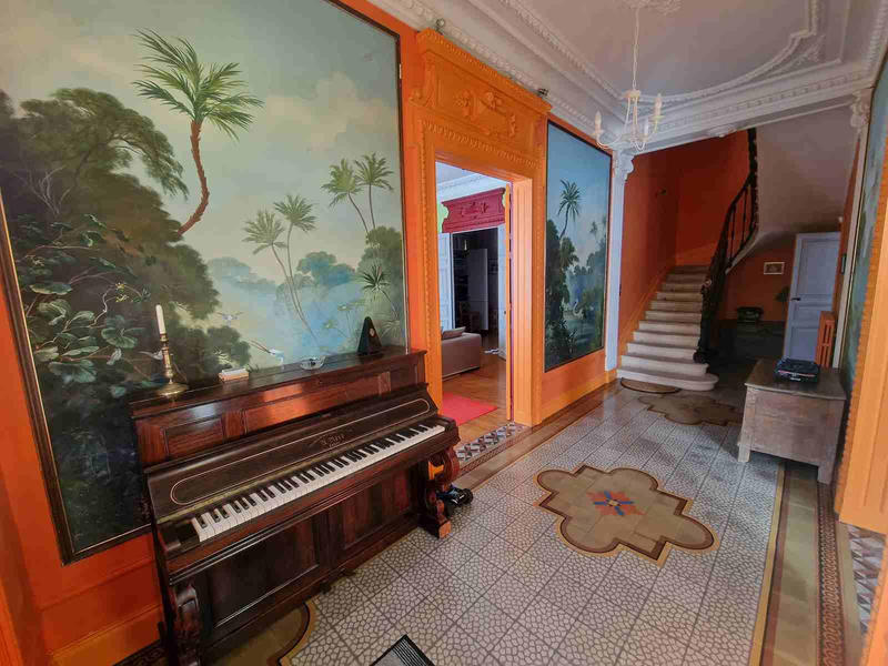 Maison - 331 m² - 10 pièces