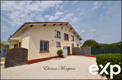 Maison - 257 m² - 13 pièces