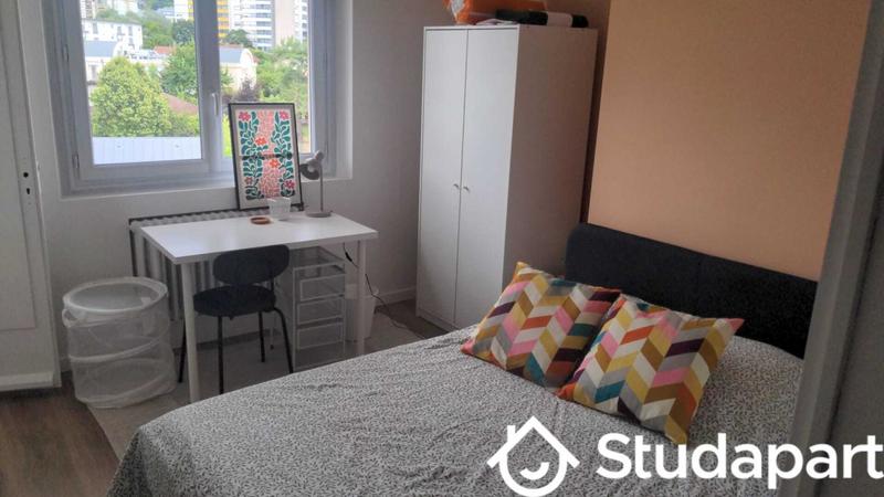 Chambre - 10 m² - 1 pièce